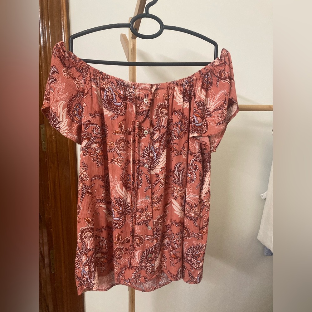 Off shoulder type paisley blouse NWT - Picture 2 of 4